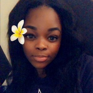 Meet your Posher, Roshundra